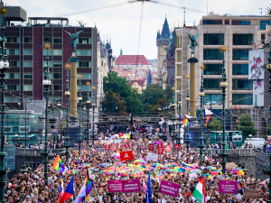 FOTOGALERIE: Prahou prošel průvod Prague Pride. Účastnil se Lipavský, Hřib i velvyslanci