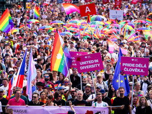 FOTOGALERIE: Prahou prošel průvod Prague Pride. Účastnil se Lipavský, Hřib i velvyslanci