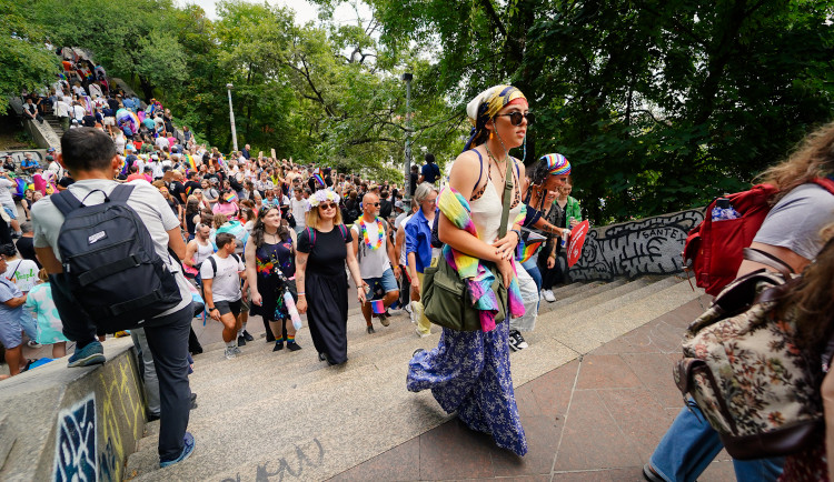 FOTOGALERIE: Prahou prošel průvod Prague Pride. Účastnil se Lipavský, Hřib i velvyslanci