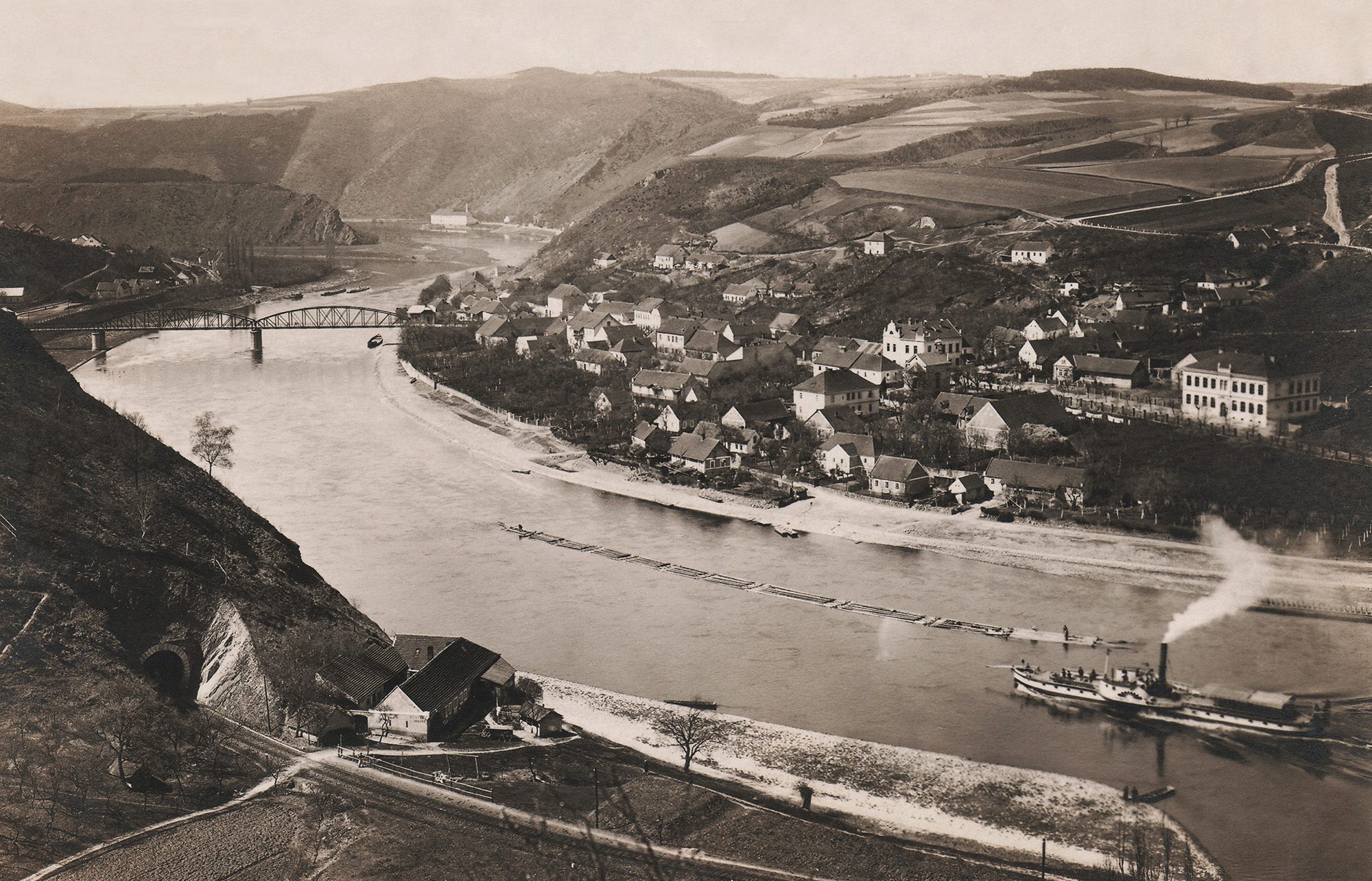 FOTOGALERIE: Dvacet let dokumentuje starou Vltavu. Pamětníků je potřeba ptát se včas, říká Vojtěch Pavelčík