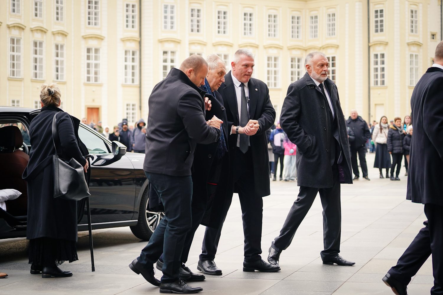FOTOGALERIE: Pohřeb kardinála Dominika Duky