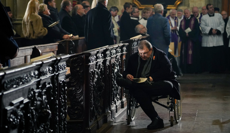 FOTOGALERIE: Pohřeb kardinála Dominika Duky