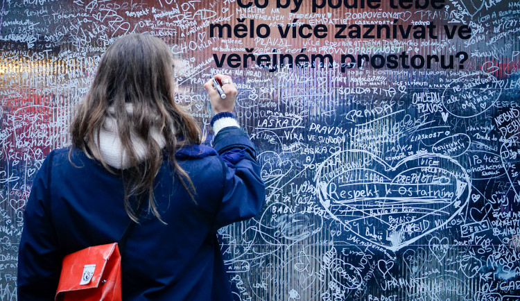 FOTOGALERIE: Nekonečný proud lidí. 17. listopad na Národní