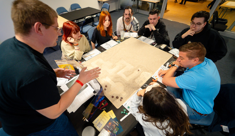 FOTOGALERIE: Lákaly herecké hvězdy i nevšední záliby, na Comic-con dorazily tisíce nerdů