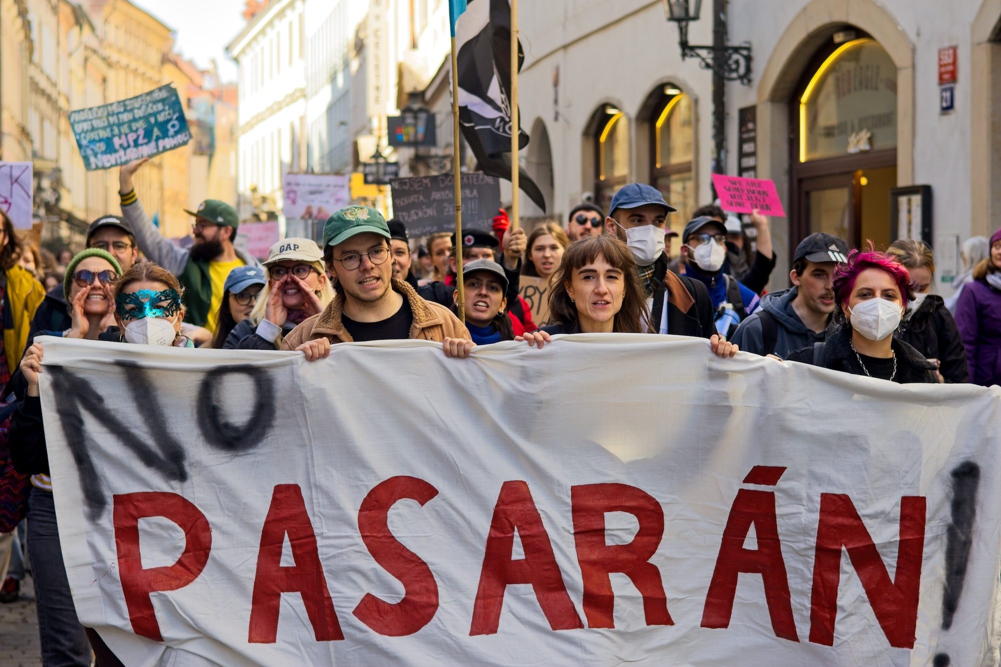 FOTOGALERIE: Kočárky i klepeta. Pochod pro život měl v Praze divoký průběh