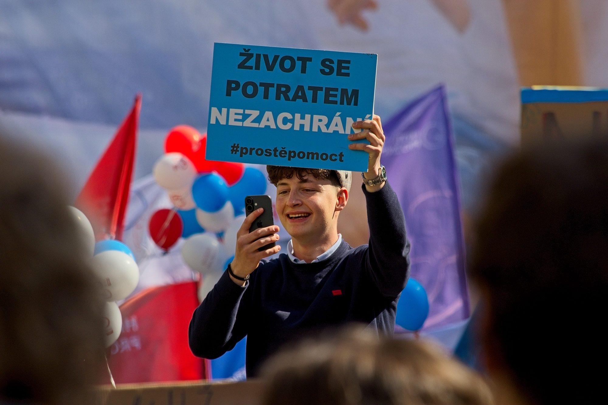 FOTOGALERIE: Kočárky i klepeta. Pochod pro život měl v Praze divoký průběh