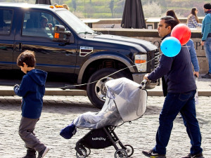 FOTOGALERIE: Kočárky i klepeta. Pochod pro život měl v Praze divoký průběh