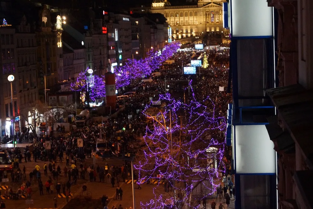 Demonstranti na Václavském náměstí