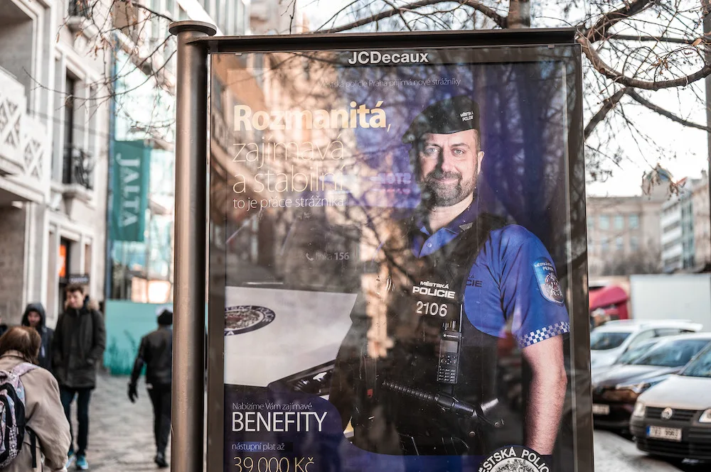 Pražské městské policii chybí do ideálního stavu 367 lidí.
