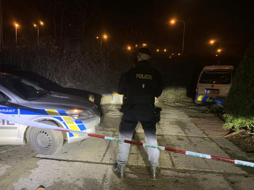 Pražští policisté vyšetřují násilnou smrt muže v Braníku.