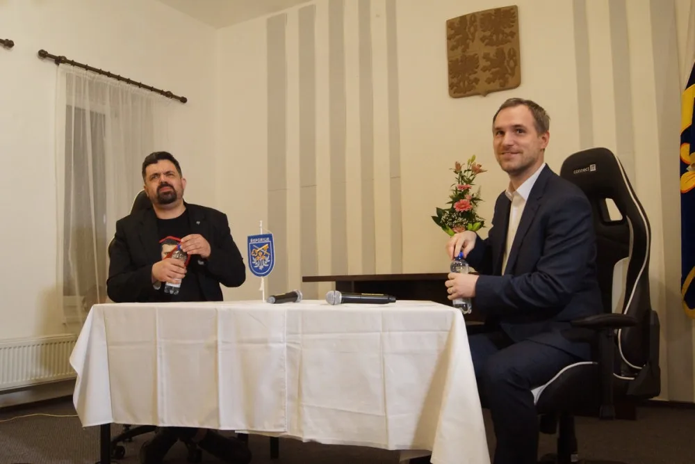 Primátor Prahy? Z toho tlaku bych se zbláznil, řekl Novotný na dnešní talkshow se Zdeňkem Hřibem