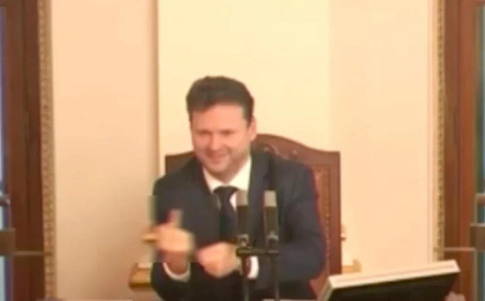 Radek Vondráček při dnešním jednání.