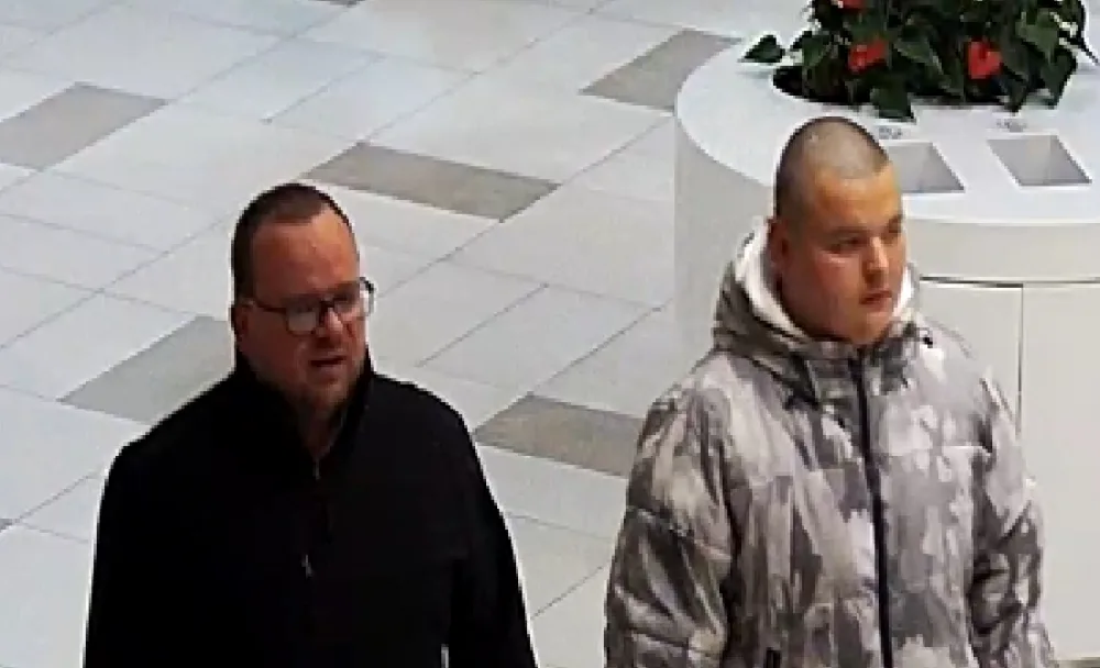 FOTO, VIDEO: Řidič srazil seniora, nechal ho ležet na silnici a ujel. Po viníkovi pátrá policie