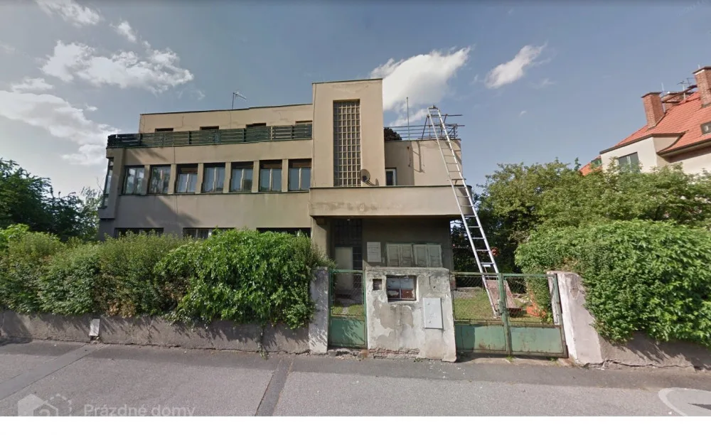 Stát prodal Havlovu vilu na Barrandově za 22 milionů.