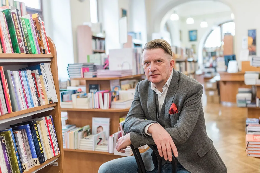 Na zakazování komunistické strany je pozdě, pachatele zločinů však musíme tvrdě označovat, říká Jiří Padevět