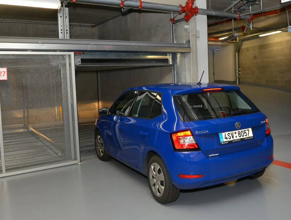 V Praze 1 vznikla parkovací místa s automatickým zakladačem. Přednost budou mít rezidenti