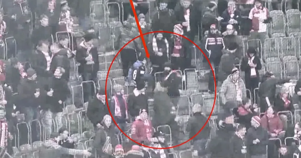 VIDEO: Muž vyrazil na fotbal do Dortmundu se synem. Napadli ho tam kvůli šále