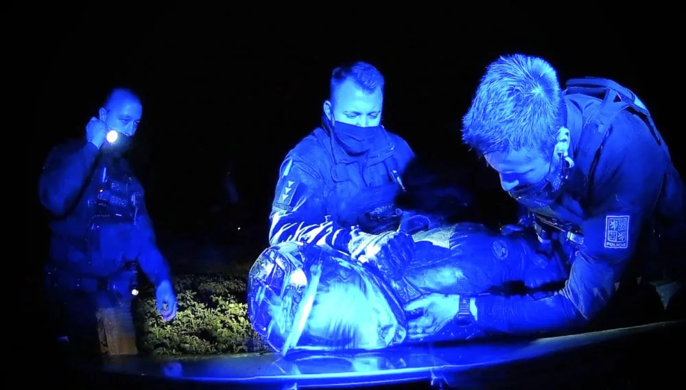 VIDEO: Řidič čtyřkolky ujížděl policii. Byl pod vlivem drog a má zákaz řízení