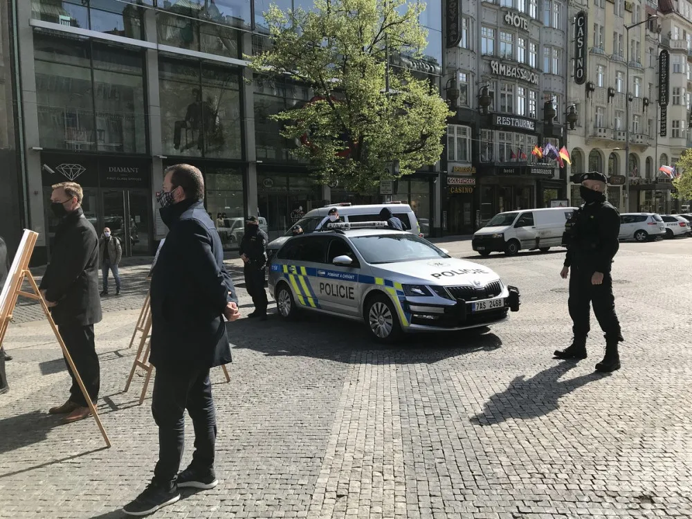 VIDEO: Slavnostní zahájení rekonstrukce Václaváku dnes dopoledne rozháněli policisté