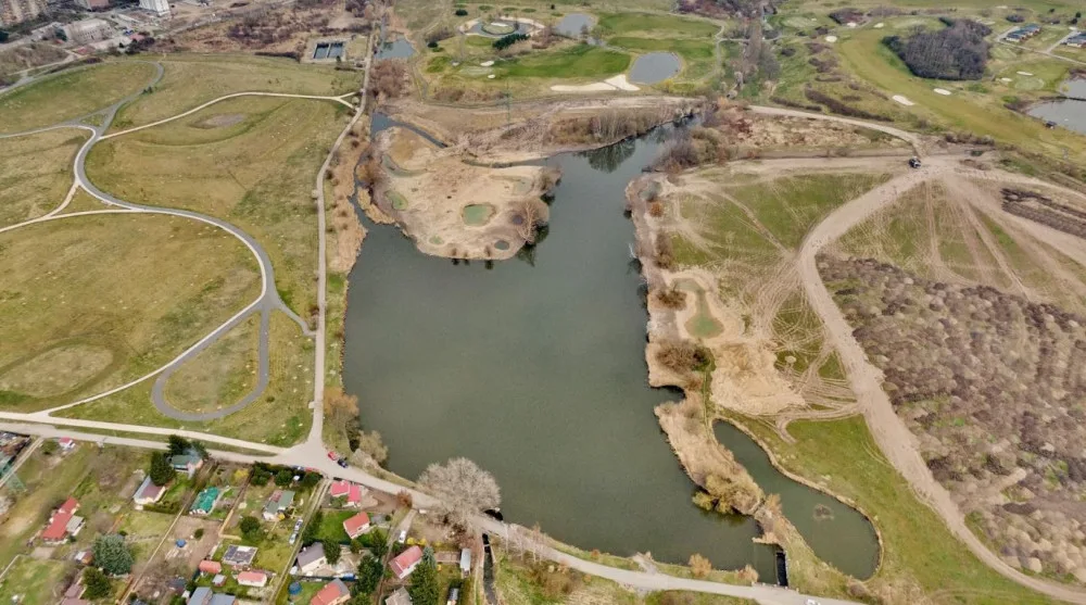 FOTO: U Čerňáku vznikl nový ostrov a velká písečná duna