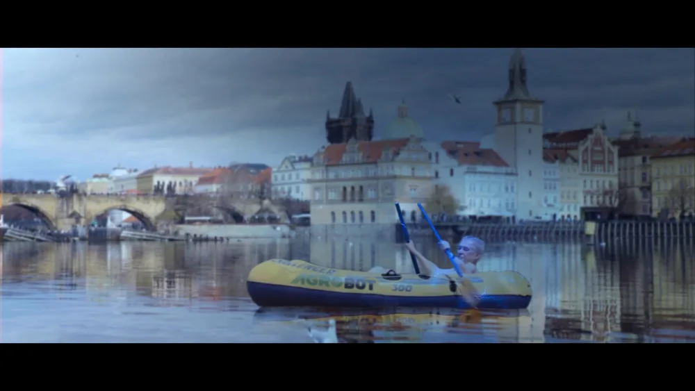 VIDEO: Arnold se vrátil z budoucnosti, aby zachránil Bohuše. Brněnští videokouzelníci jsou zpět s EETerminátorem