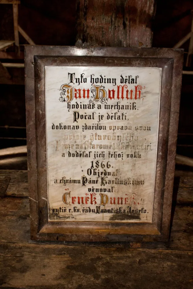 FOTO: Když musí kostelní hodiny k hodináři. Hodiny na pražských památkách budou opraveny
