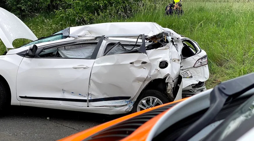 Vážná nehoda v Cínovecké ulici v Praze. Těžce zraněný člověk skončil v nemocnici.
