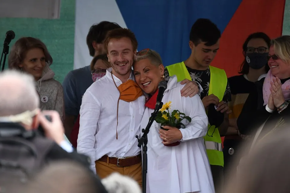 Na Staroměstském náměstí se demonstrovalo proti vládě, dorazily stovky lidí
