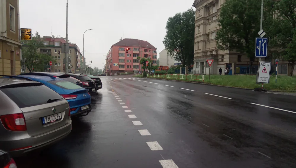 Novovysočanská ulice prošla opravou. Podívejte se, jak vypadá