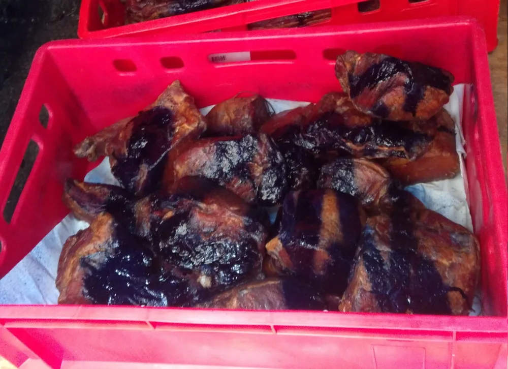 Inspekce odhalila na trhu v Praze desítky kilogramů masa neznámého původu.