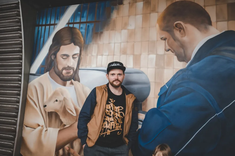 Silná témata jdou ze mě a nápadů mám spoustu, říká pražský umělec ChemiS