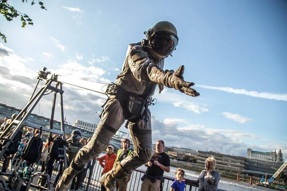 Astronaut na festivalu Za dveřmi