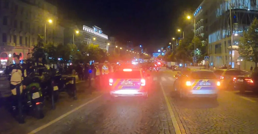 VIDEO: Prague nigh ride ochromila Václavák. Policisté dohlíželi na bezpečnost