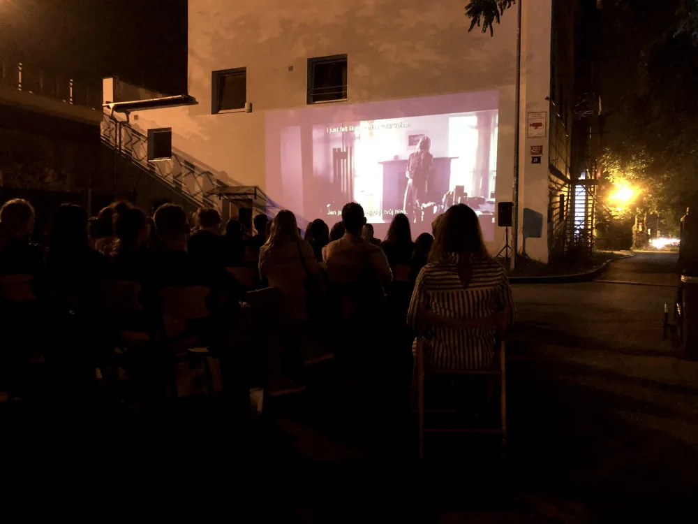 Letní kino Zeď: Zajímavé filmy v přátelské atmosféře