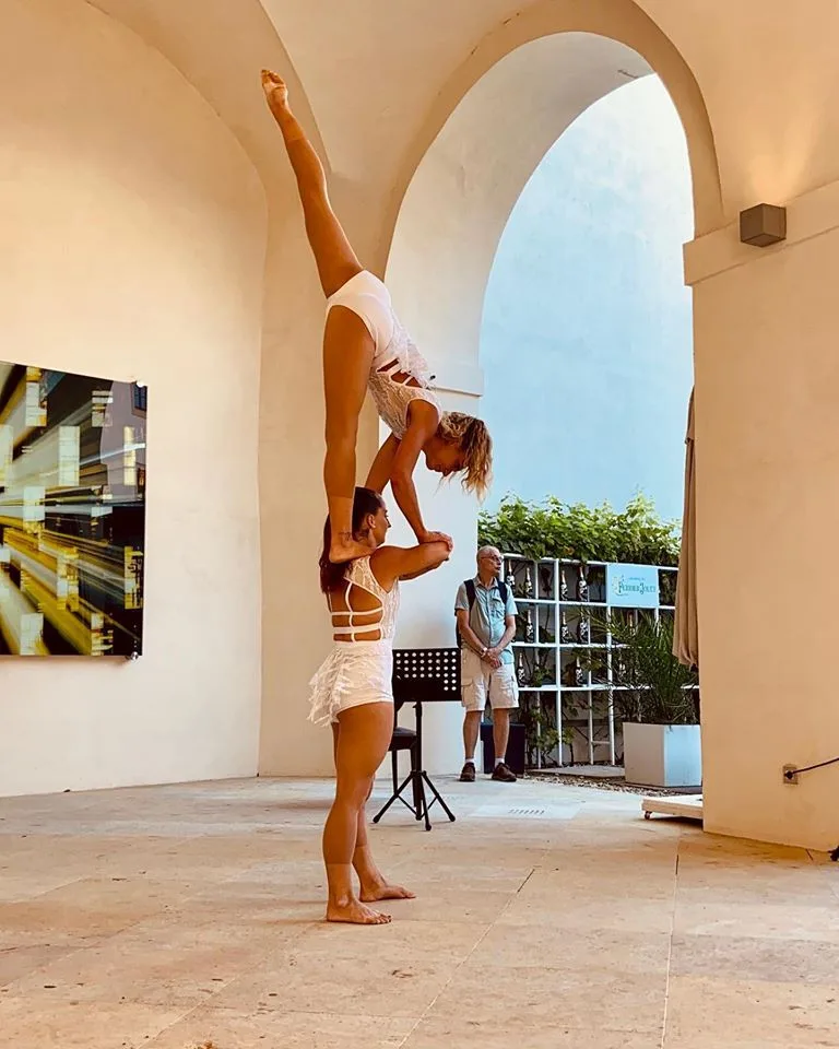 VIDEO, FOTO: Poděkování našim hrdinům. Lidé lidem zorganizovali Den otevřených dveří v hotelu Augustine