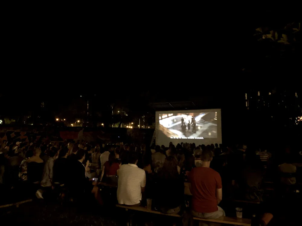 PRAŽSKÉ LETŇÁKY: Letní kino před Crossem, spojení filmů a elektronické hudby