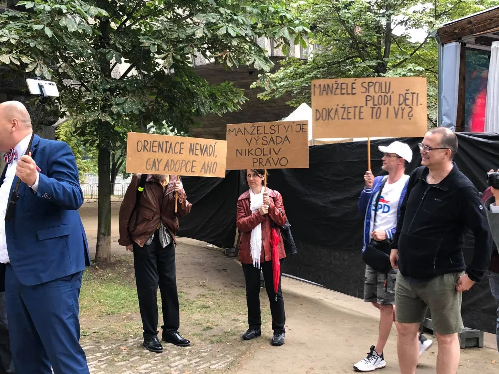FOTO, VIDEO: V Praze začal festival Prague Pride. Podívejte se na slavnostní zahájení