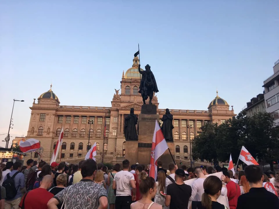 Poklidný protest Bělorusů.