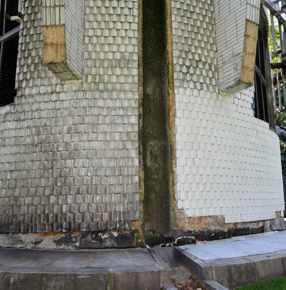 FOTO: Práce v Čelakovského sadech pokračují. Chystá se instalace kamerového systému