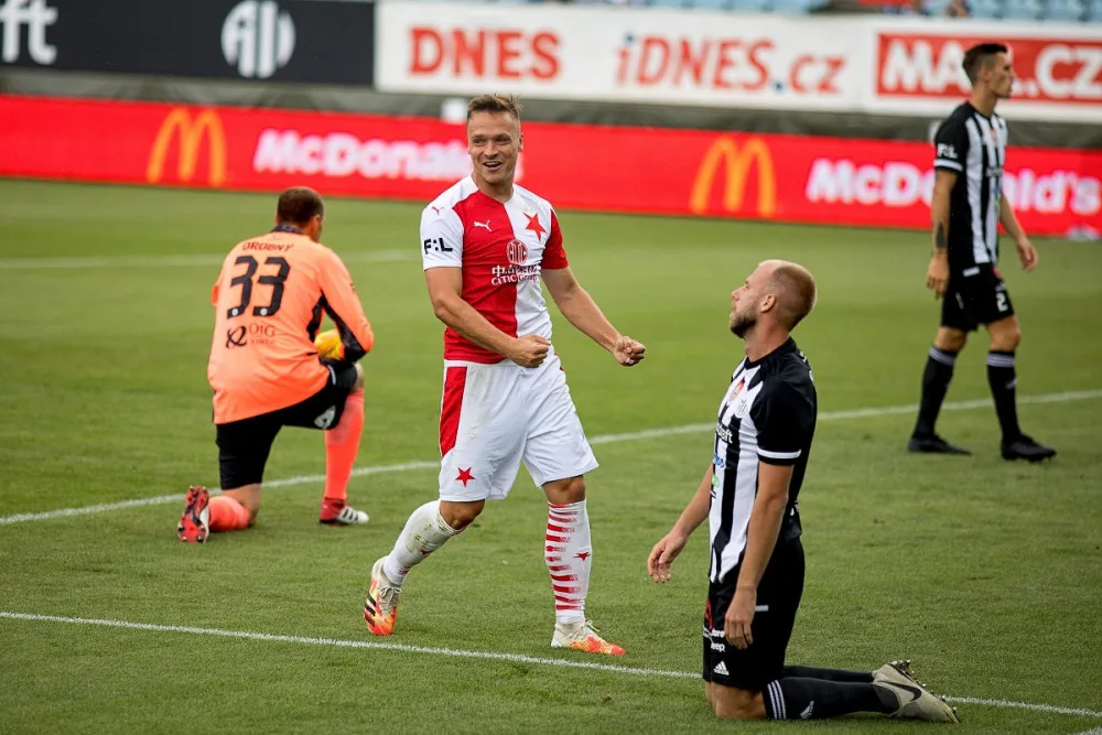 Slavia na jihu Čech dominovala a vykročila za obhajobou. Dynamu nadělila šest branek