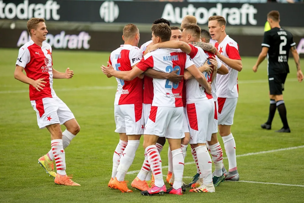Slavia na jihu Čech dominovala a vykročila za obhajobou. Dynamu nadělila šest branek