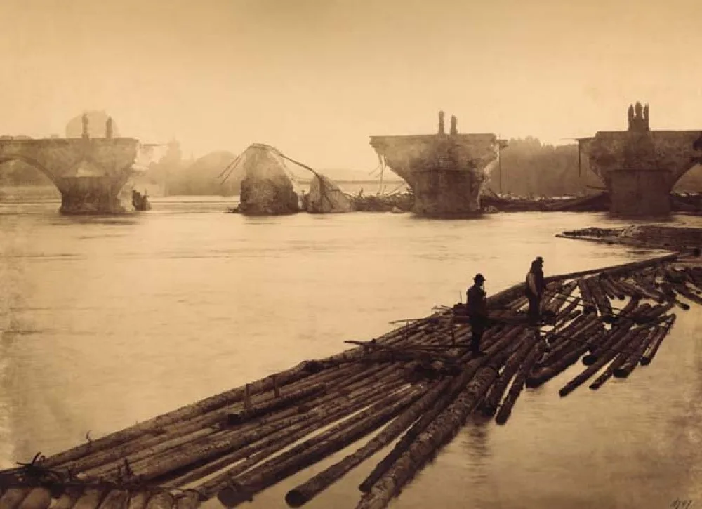 Rozbouřená Vltava zaplavila téměř třetinu Prahy. Přečtěte si o děsivých povodních v roce 1890