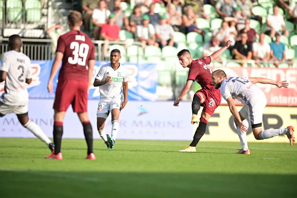 Sparta díky velkému obratu v Karviné vede ligu. Po dlouhých čtyřech letech