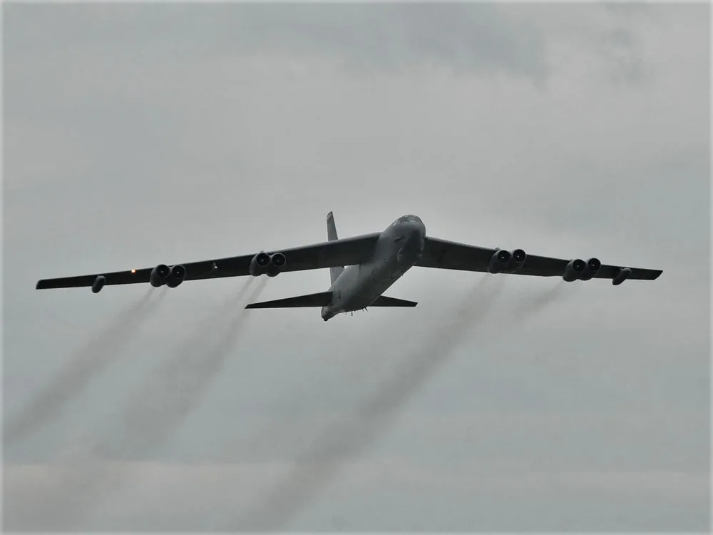 Nad Prahou přeletí americký bombardér B-52. Prý poletí velmi nízko