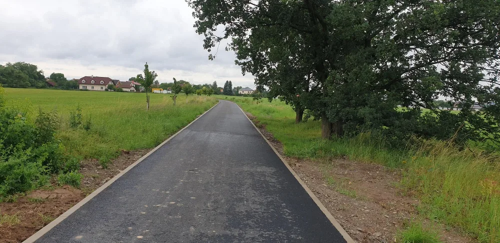 Z Cholupice do Dolních Břežan otevřeli novou cyklostezku. Měří 1200 metrů