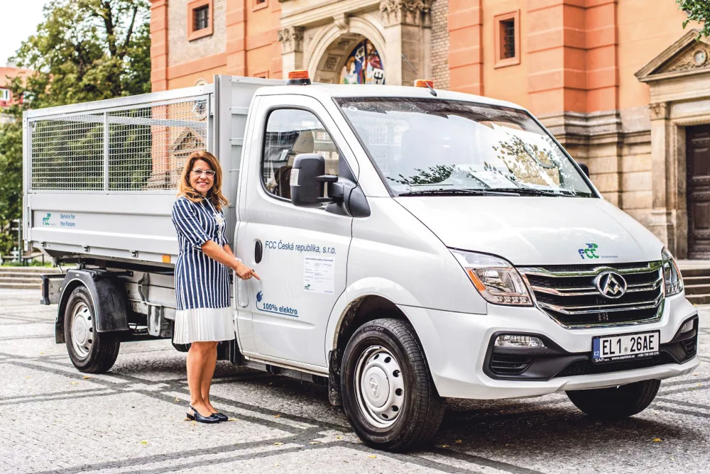 Využití nového elektroauta potěšilo i starostku Prahy 5 Renátu Zajíčkovou