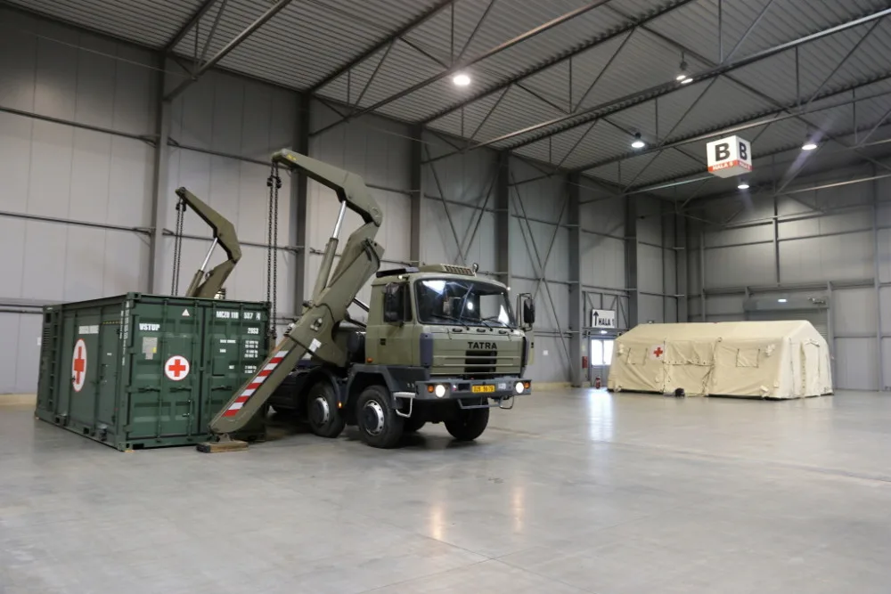 FOTO: Polní nemocnice v Letňanech bude sloužit k doléčení pacientů. Nabídne 500 lůžek