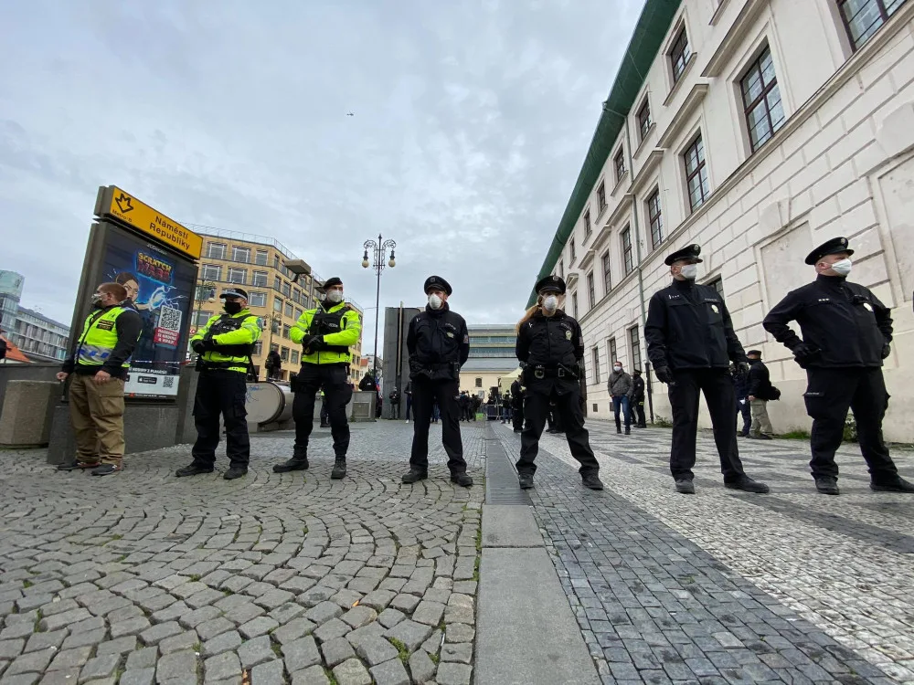 FOTOGALERIE: Vláda likviduje životy, naše práva a naši zem, znělo na demonstraci v Praze