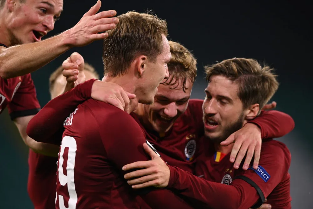 FOTO: Pražská "S" v Evropské lize zářila. Slavia doma porazila Nice, Sparta zvítězila nad Celticem