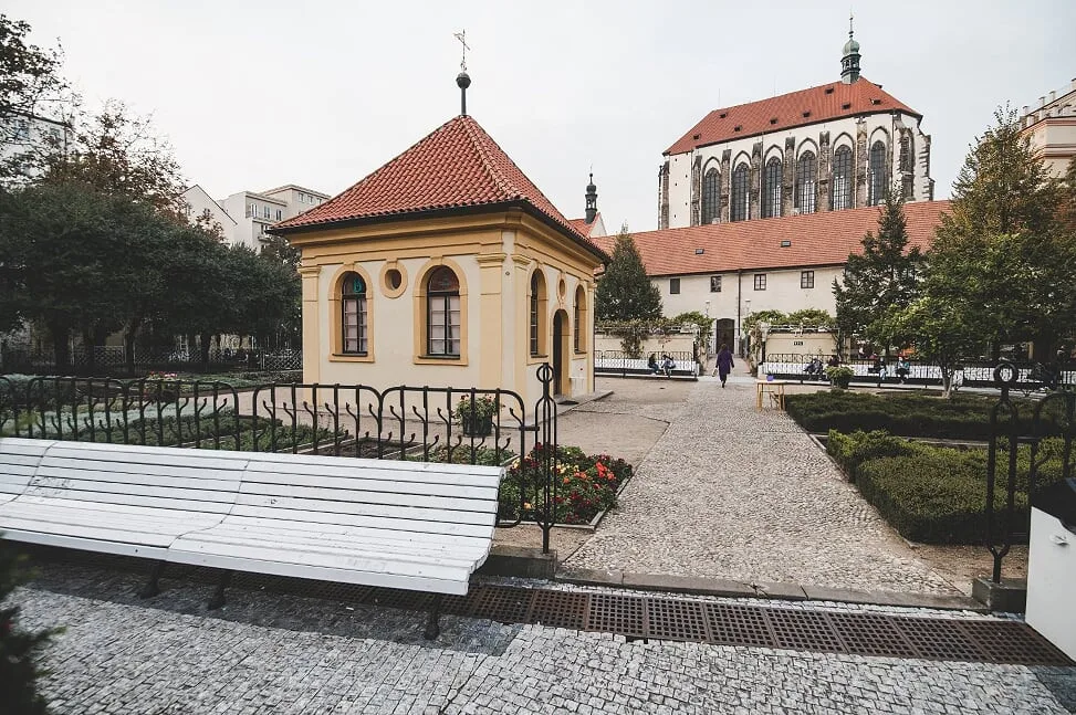 Oáza klidu v centru Prahy? To je Františkánská zahrada, která se pyšní jedním pražským nej